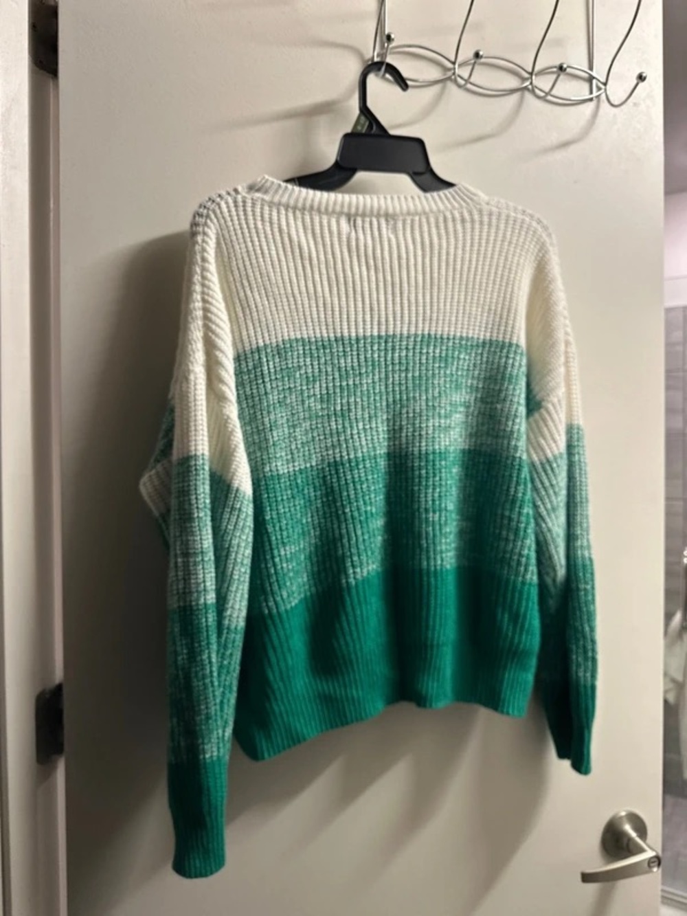 Crewneck Ombre Knit Sweater in White & Green - Picture 2 of 4